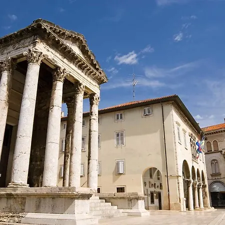 Beauty Pula